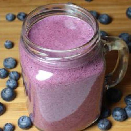 Strawberry, banana, blueberry smoothie