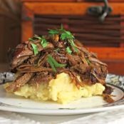 SHREDDED BEEF WITH CARAMELIZED ONION MASHED POTATOES