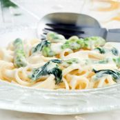 LINGUINE w/SPINACH & MOZZARELLA