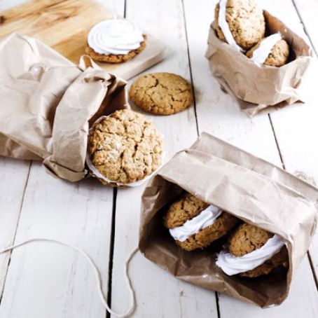Homemade Cinnamon Oatmeal Cream Pies