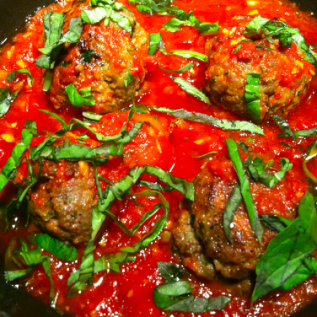 Lulu’s meatballs and tomato sauce