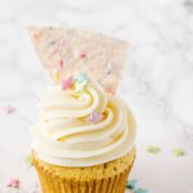 Vanilla Cupcakes with Lemon Curd Filling and Sprinkle Bark
