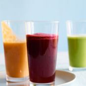 Detox:Fresh Apple-Celery Juice with Ginger and Parsley