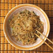 Ma Yi Shang Shu (“Ants Climbing a Tree”)