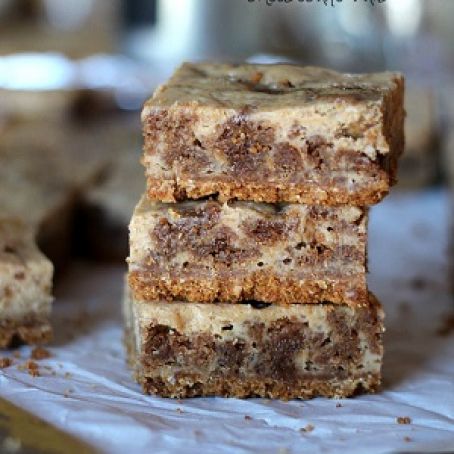 OATMEAL CREAM PIE CHEESECAKE BARS