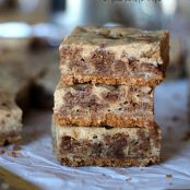 OATMEAL CREAM PIE CHEESECAKE BARS