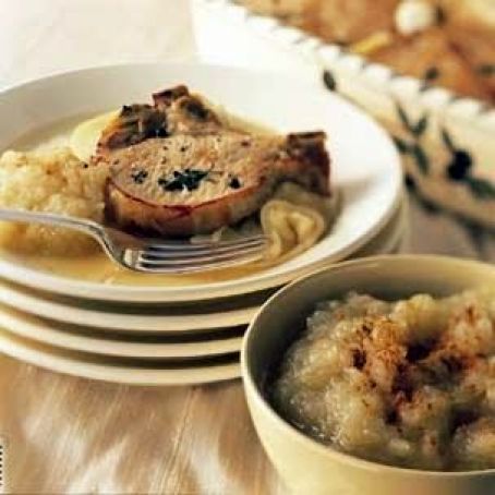 Apple-Roasted Pork Chops with Roast Applesauce