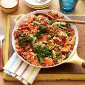 Rotini with Marinara, Broccoli, Carrots, and Peppers