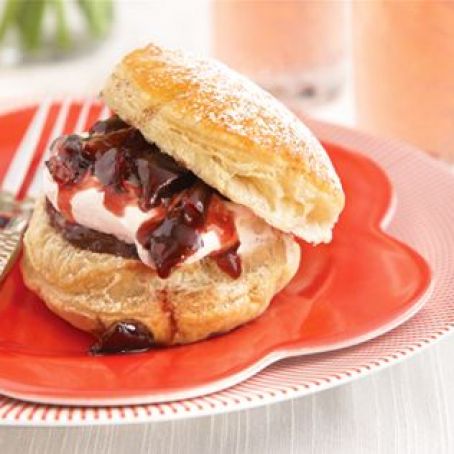 Schwarzwälder puffs (Black forest woopies)