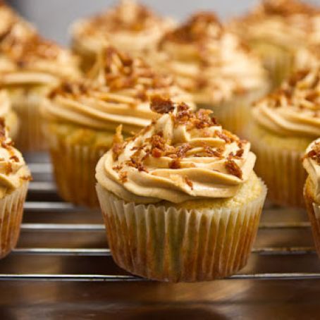 Peanut Butter Banana Elvis Cupcakes