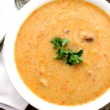 Tuscan White Bean Bacon Soup