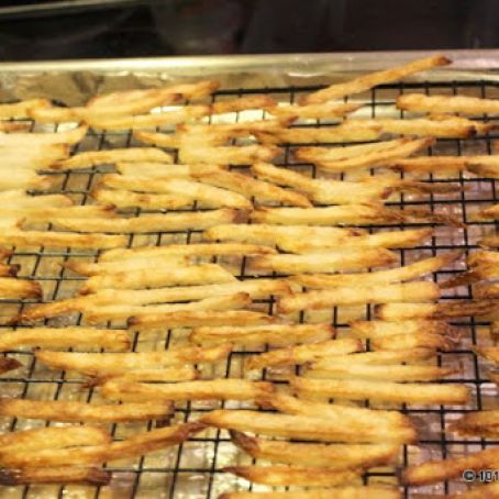 Easiest Crispy Oven Baked French Fries