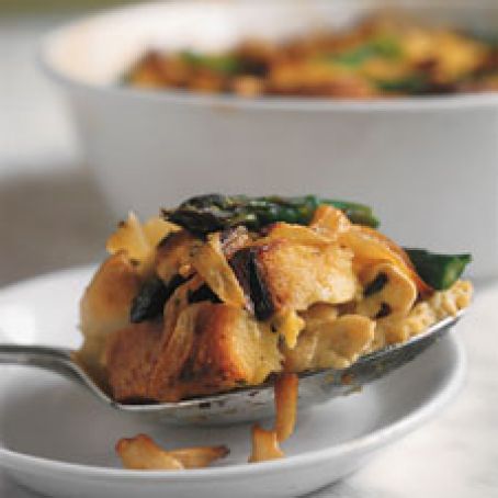 Camembert-asparagus bread pudding