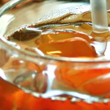 Perfect Sweet Tea. (makes 1 gallon) (Adapted from the Lone Star Steak House)