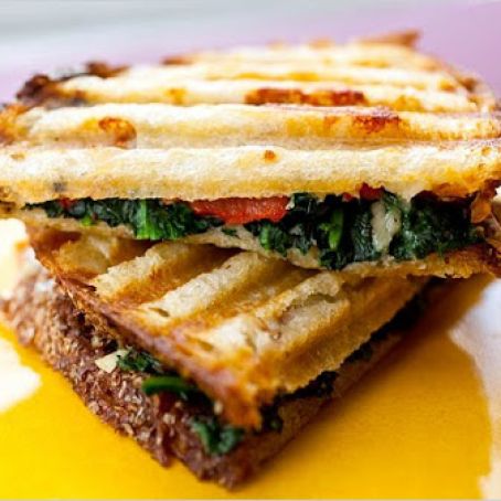 SPINACH & RED PEPPER PANINI
