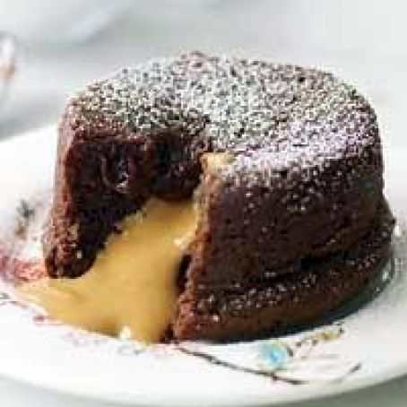 Molten Chocolate Cake with Peanut Butter Filling