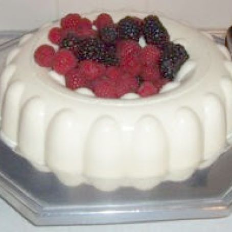 Coeur a la Creme  (White Salad)