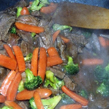 Beef & Broccolini Stir Fry with Rice, Pineapple & Blueberries
