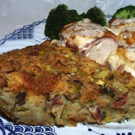 Bread Stuffing With Mushrooms and Bacon