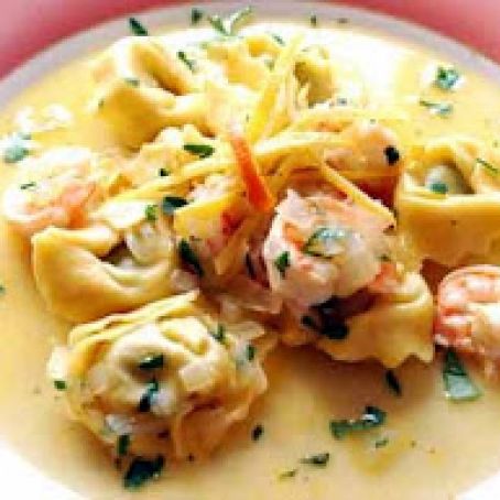 TORTELLINI DE REQUEZON EN SALSA DE LANGOSTINOS Y MARTINI