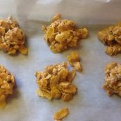 NO-BAKE CORNFLAKE-PEANUT BUTTER COOKIES