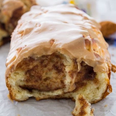 CINNAMON ROLL PULL-APART BREAD