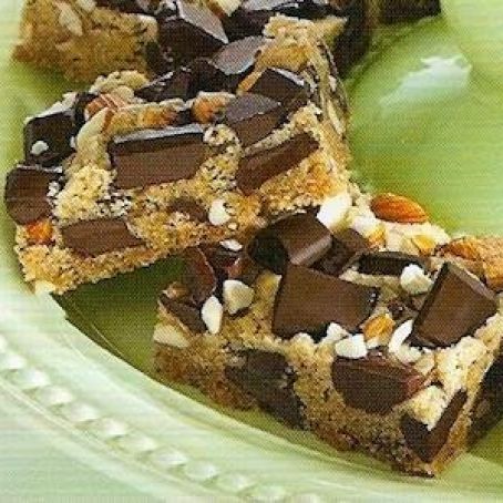 Chunky Chocolate Almond Blondie