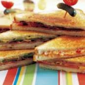 Grilled Pimento Cheese Sandwiches (Cooks Country)