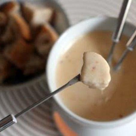 Cheese Fondue with Chipotle and Tequila
