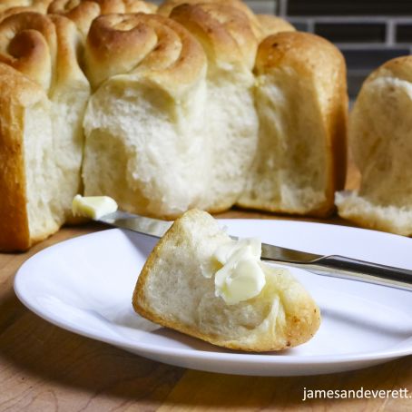 Pull-Apart Dinner Rolls