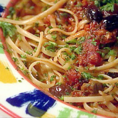 VEG****Linguine Puttanesca