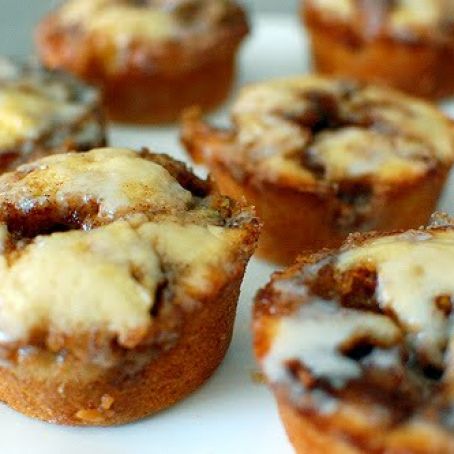 Easy Cinnamon Roll Muffins