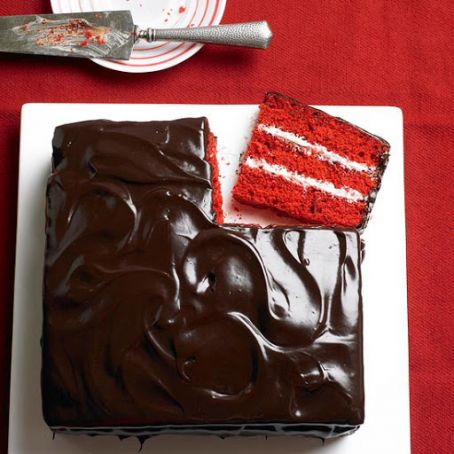 Chocolate & Vanilla Red Velvet Cake