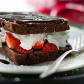 strawberries & cream brownies
