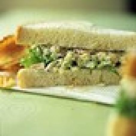 CURRIED TUNA SALAD WITH APPLES AND CURRANTS