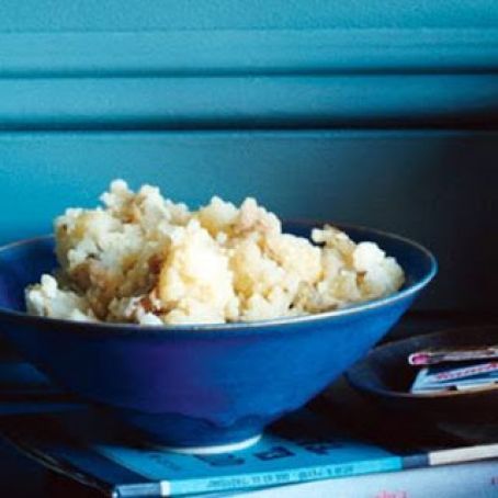 SMASHED POTATOES w/RSTD GARLIC GRAVY