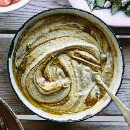 Pistachio-Yogurt Sauce