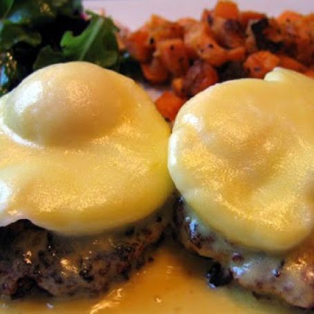 CRAB CAKES BENEDICT