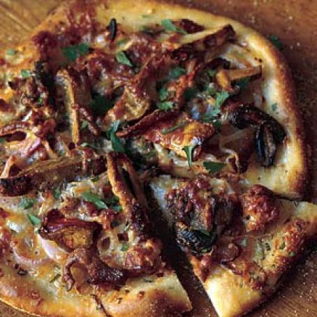 SAUSAGE, RED ONION & MUSHROOM PIZZA