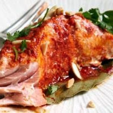 Salmon asado con salsa de guajillo