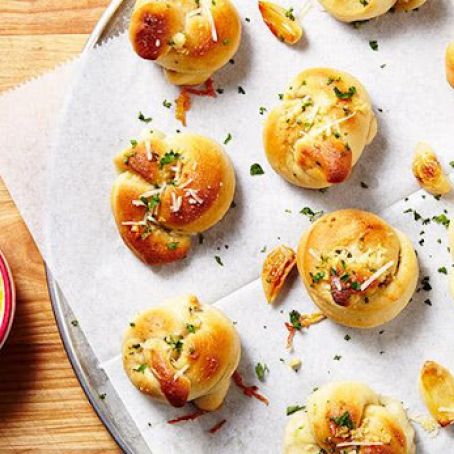 Simple Garlic Knot