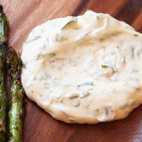 ROASTED GARLIC TARRAGON AIOLI