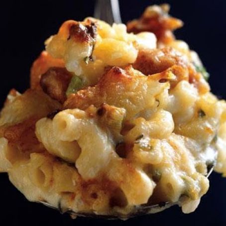 Mac and Cheese with Buffalo Chicken