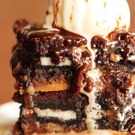 Ultimate Chocolate Chip Cookie n’ Oreo Fudge Brownie Bar