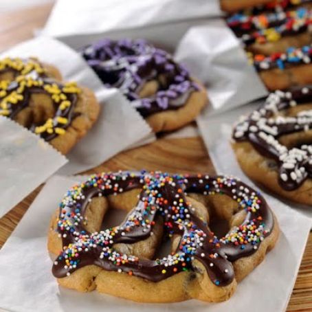 Chocolate Chip Cookie Pretzels