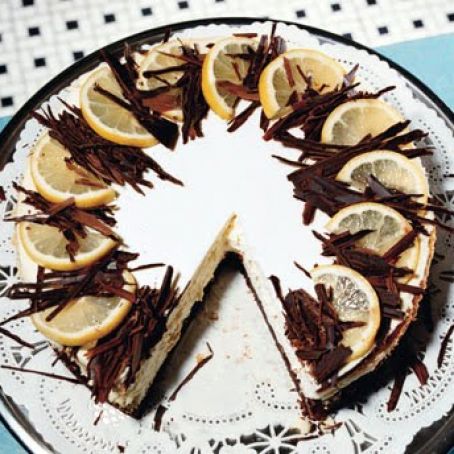 Brownie-Bottom Lemon Cheesecake