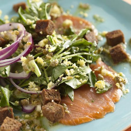 SALMON****Tossed Salad with Smoked Salmon and Capers