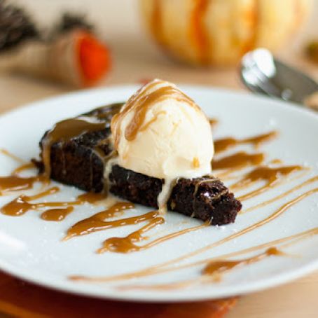 Gingerbread Torte with Caramel Sauce