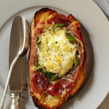 Baked Eggs with Spinach, Asparagus, and Prosciutto