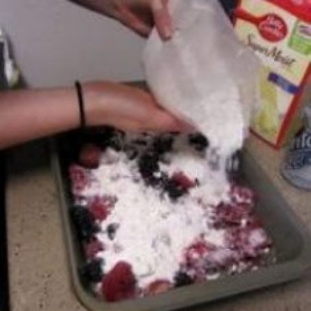 Easy Berry Cobbler